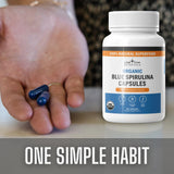 Capsule ouverte Lone Star Botanicals spiruline bleue révélant poudre fine