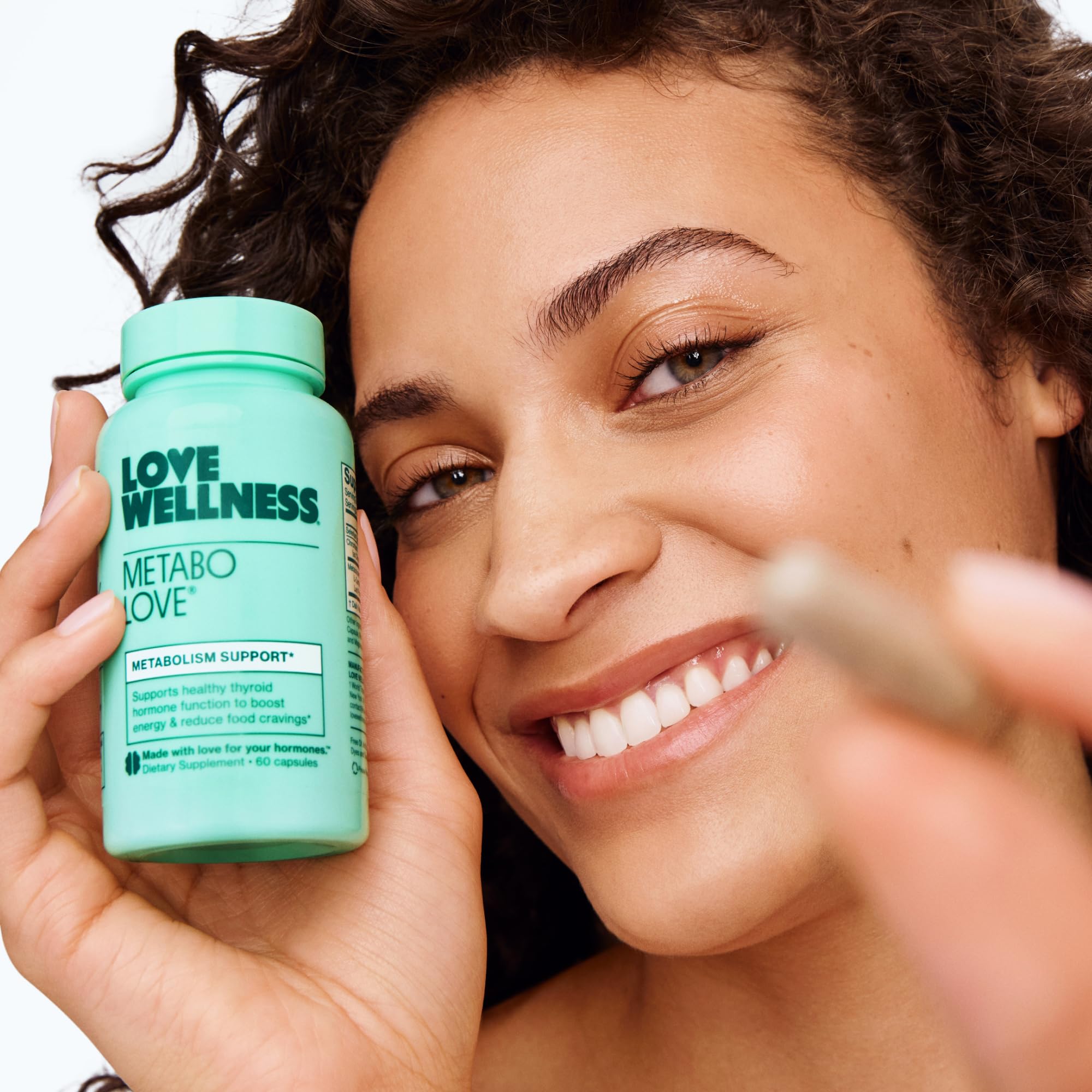 Love Wellness Metabolove: rituel matin simple avec un verre d’eau.