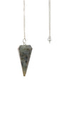 Pendule cristal par L PEDRA & CRYSTAL – design précis pour radiesthésie et divination.