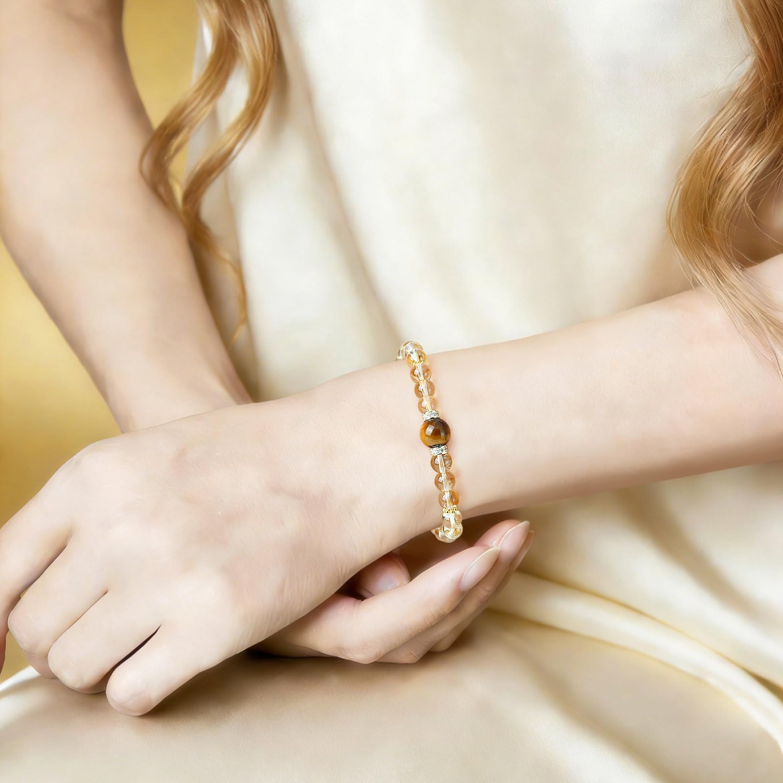 Zoom sur l’élasticité et le confort du bracelet Magiriam.