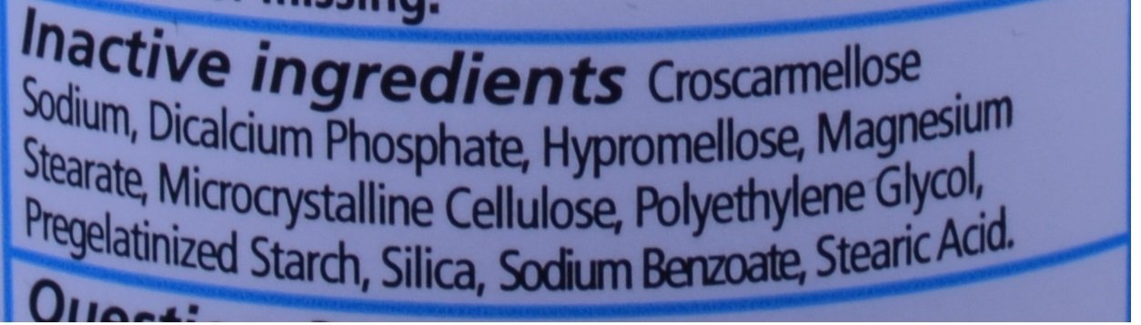 MAJOR Docucate Sodium: comprimés dans la main pour démontrer la taille et la prise en main.