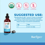 Enfant utilisant le zinc MaryRuth's dans sa routine quotidienne.