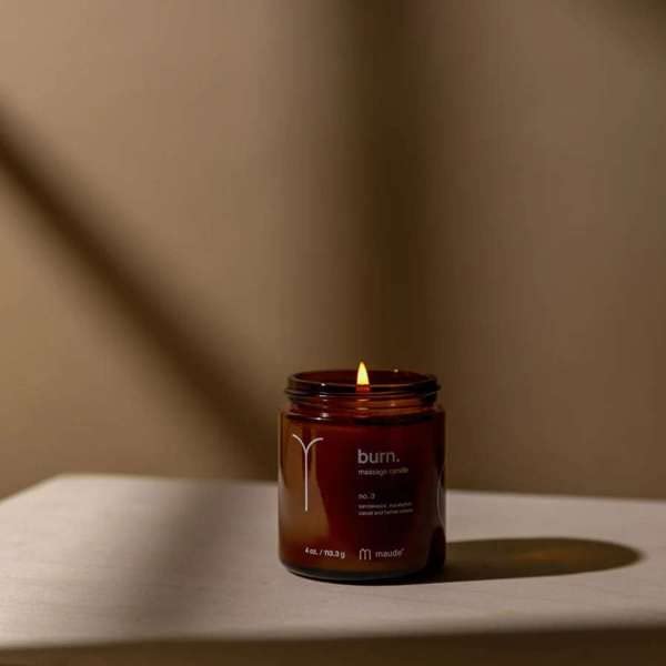 Maude Burn No.3 – huile de massage fondue prête à hydrater après extinction.