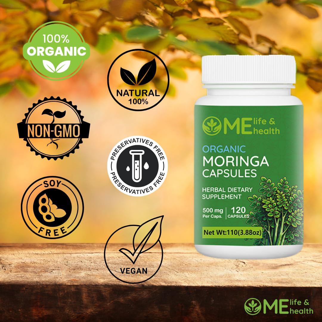 Poudre bio moringa ME LIFE & HEALTH dans une cuillère