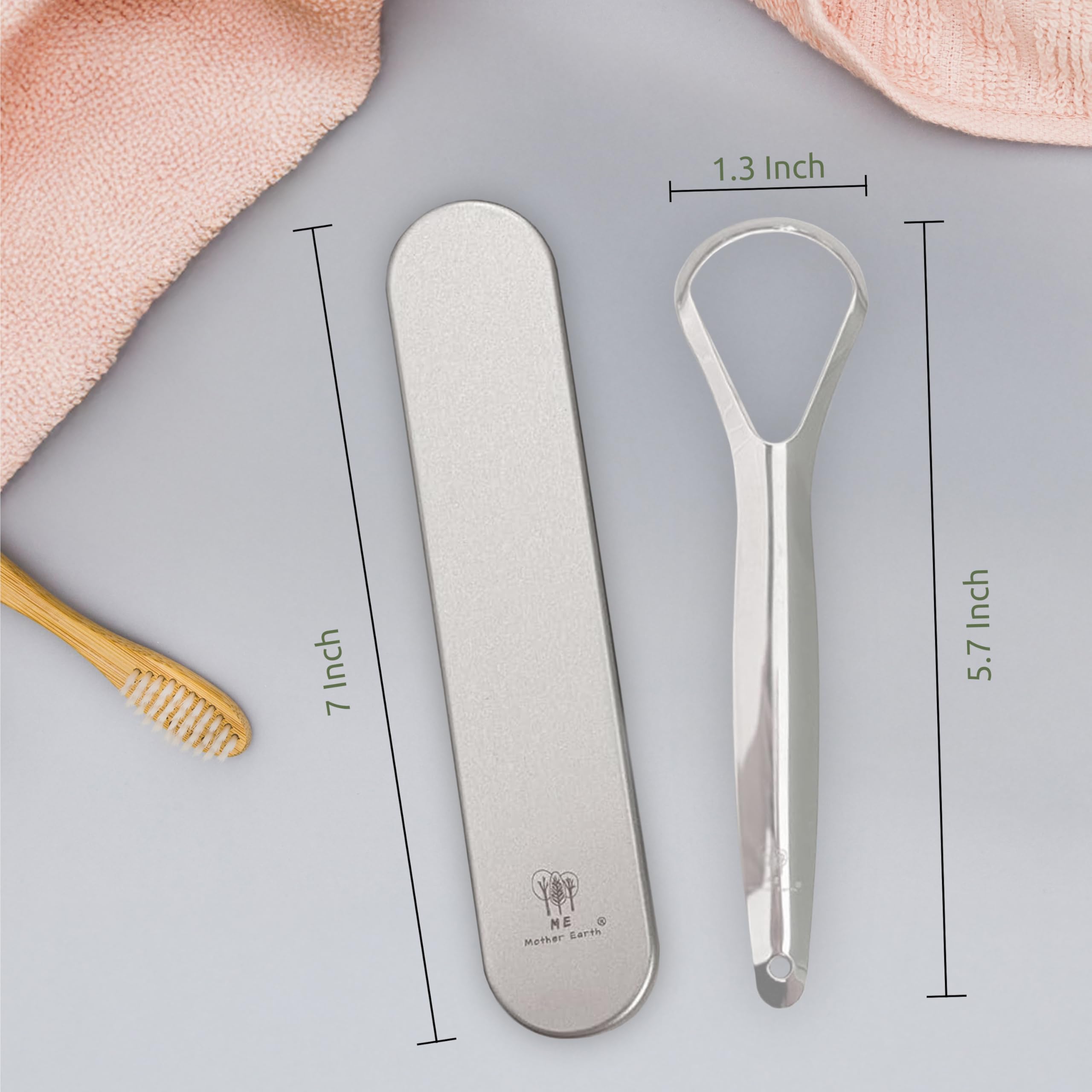 Étui métallique ME MOTHER EARTH pour voyage et hygiène pratique.