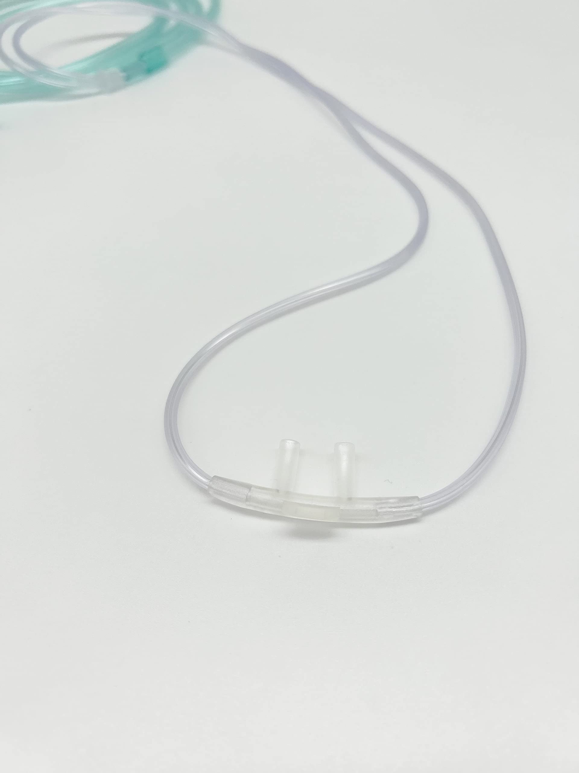 Connecteurs Standard et Universel Medical Sales Supply compatibles avec diverses sources.