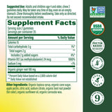 Gommes MegaFood B12 dans la main, utilisation pratique à tout moment.