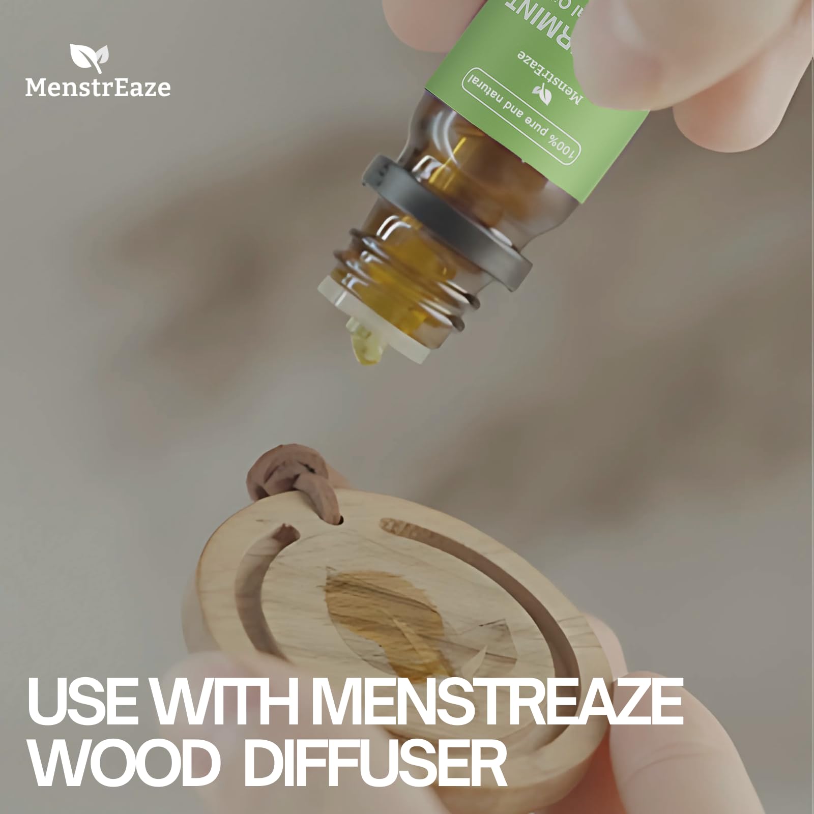 MenstrEaze huile menthe poivrée flacon compact et pratique pour voyage.