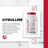 Citrulline poudre versée dans un mug, préparation rapide pour l entraînement.