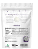 Verre d'hydratation avec la poudre d'électrolytes Micro Ingredients pour entraînements.
