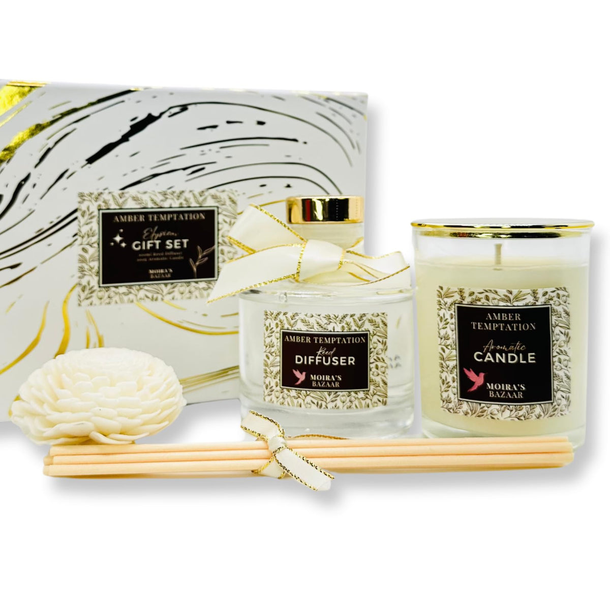 Bougie 100 g Moira's Bazaar Elysian Essence dans un contenant doré, ambiance chaleureuse.