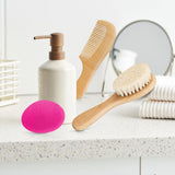 Molylove brosse cradle cap rose rouge pour un lavage doux.