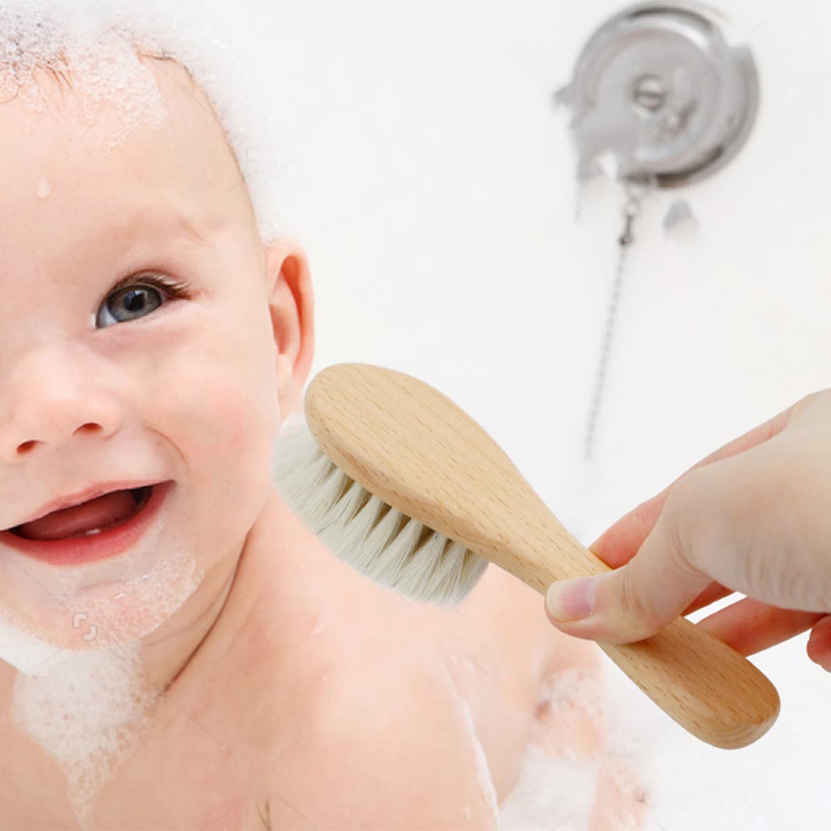 Détail des poils de chèvre naturels sur la brosse Molylove.