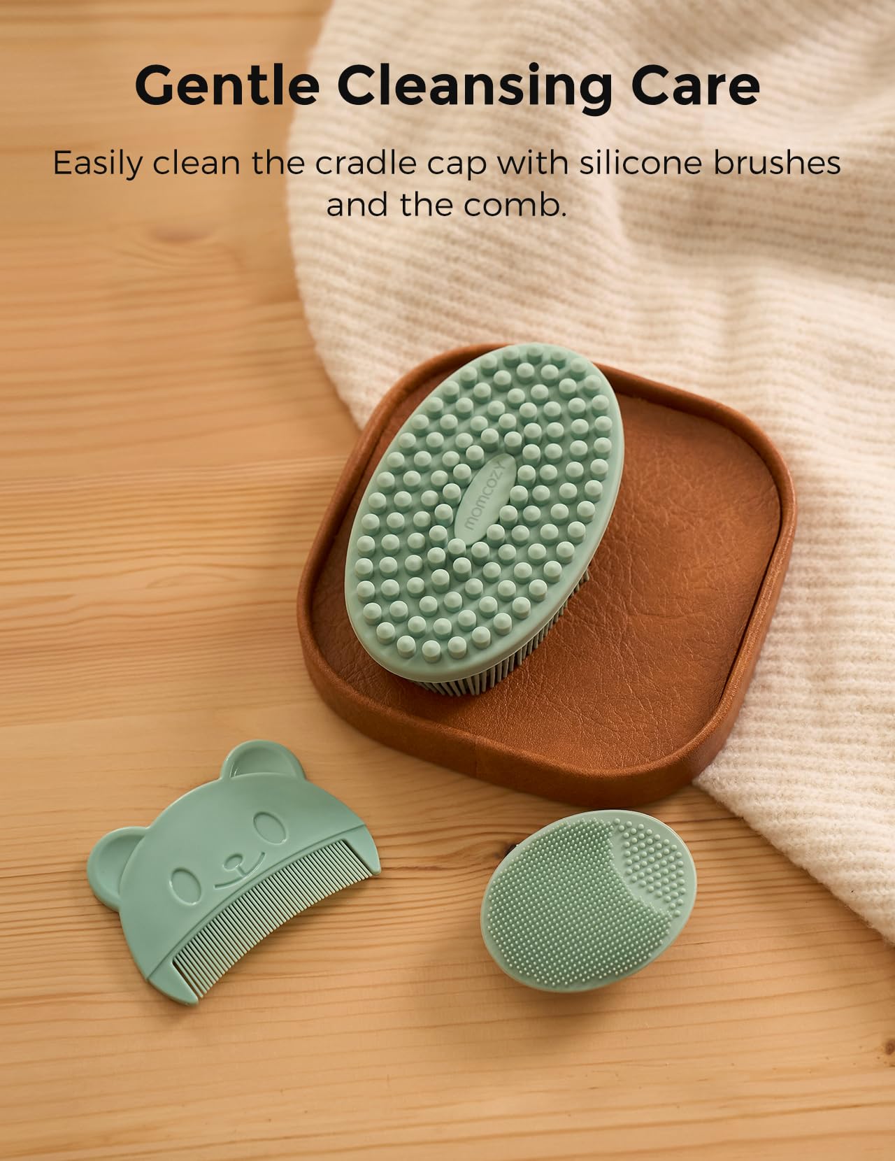 Momcozy Peigne Bébé Doux : démêlage en douceur et massage du cuir chevelu.