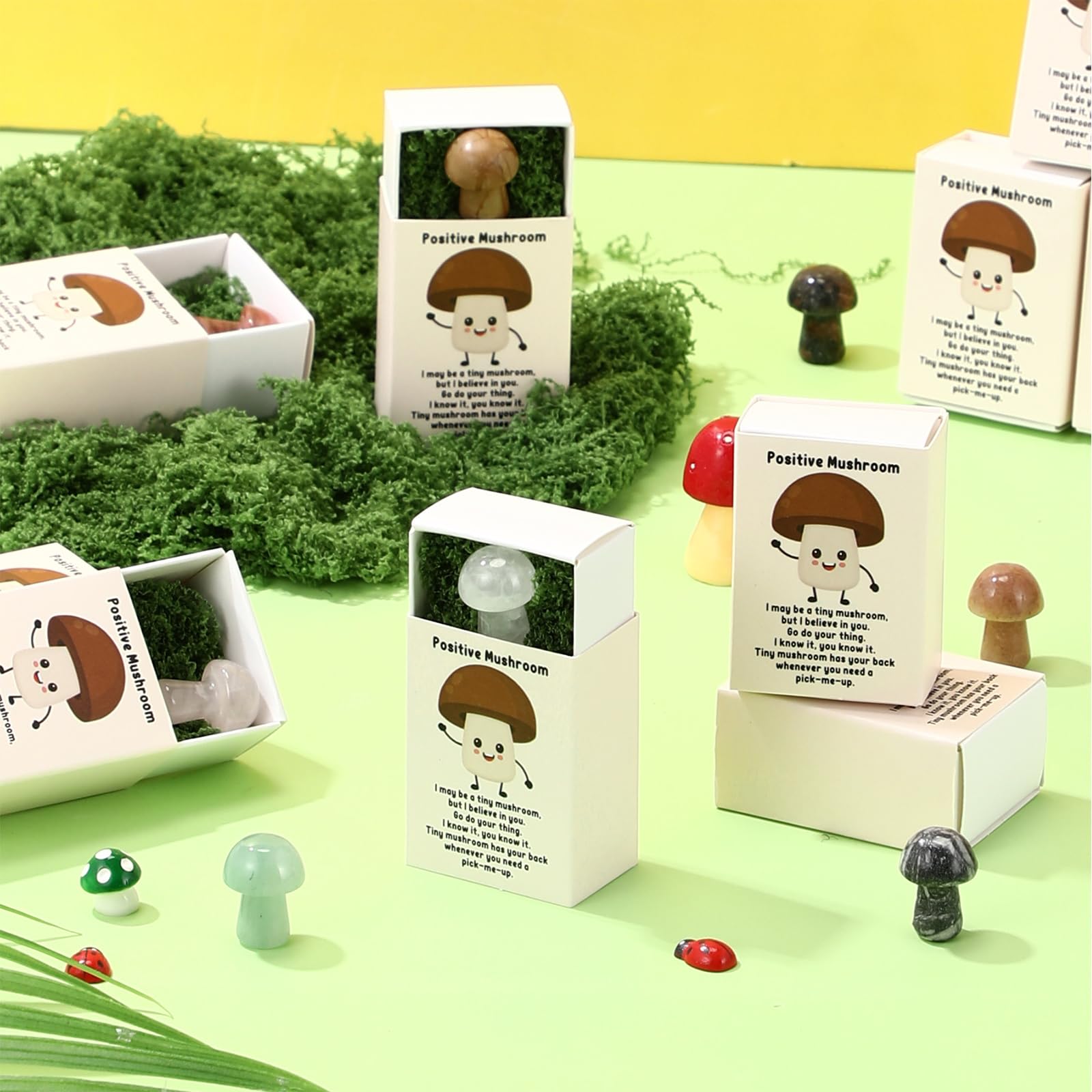 Mousse verte artificielle Motipuns pour mettre en scène les champignons.