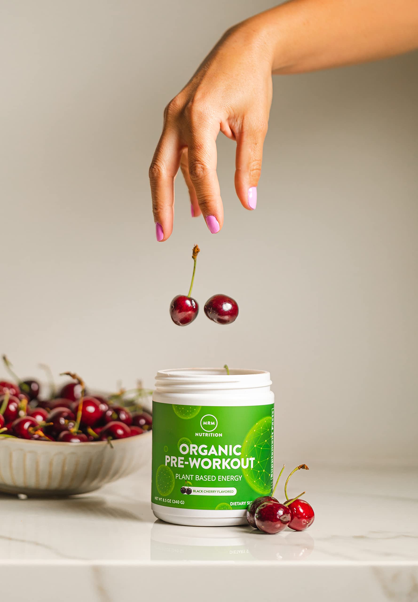 MRM poudre pré-entraînement biologique, saveur cerise noire, plaisir sensoriel lors de l'entraînement.