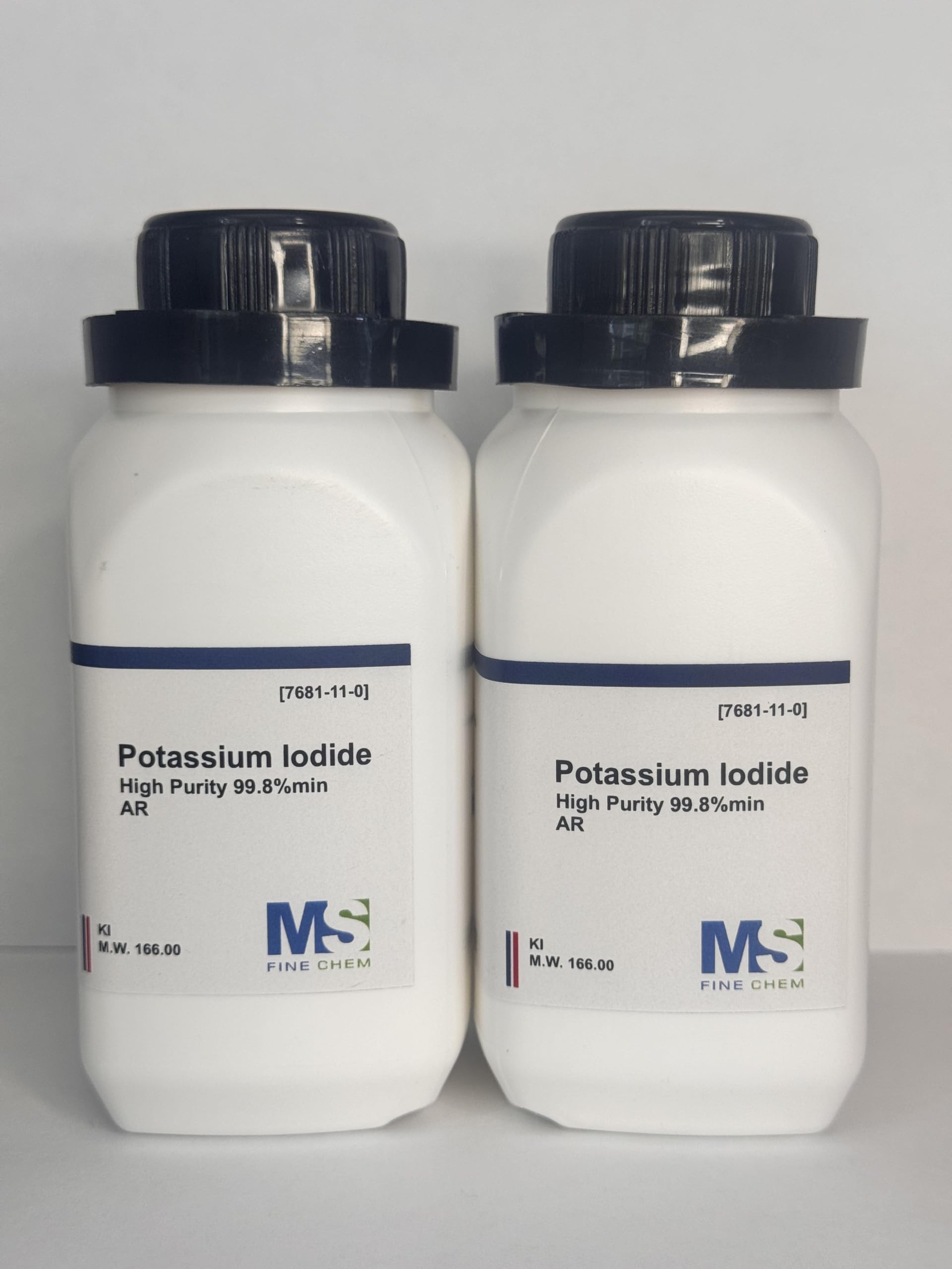 MS Finechem iodure de potassium cristaux haute pureté, idéal pour la chimie analytique en laboratoire.