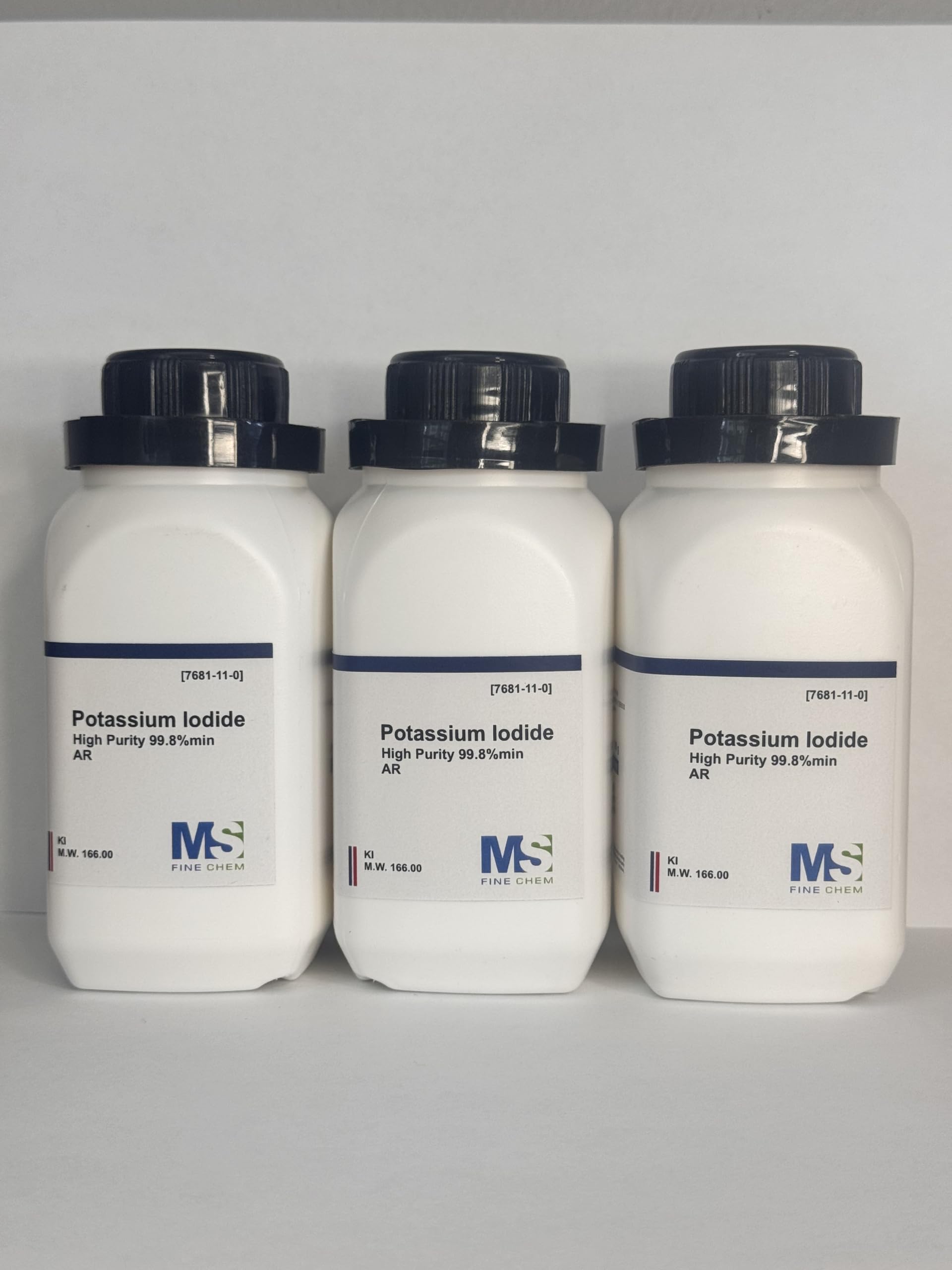 MS Finechem iodure de potassium - cristaux haute pureté pour expériences scientifiques.