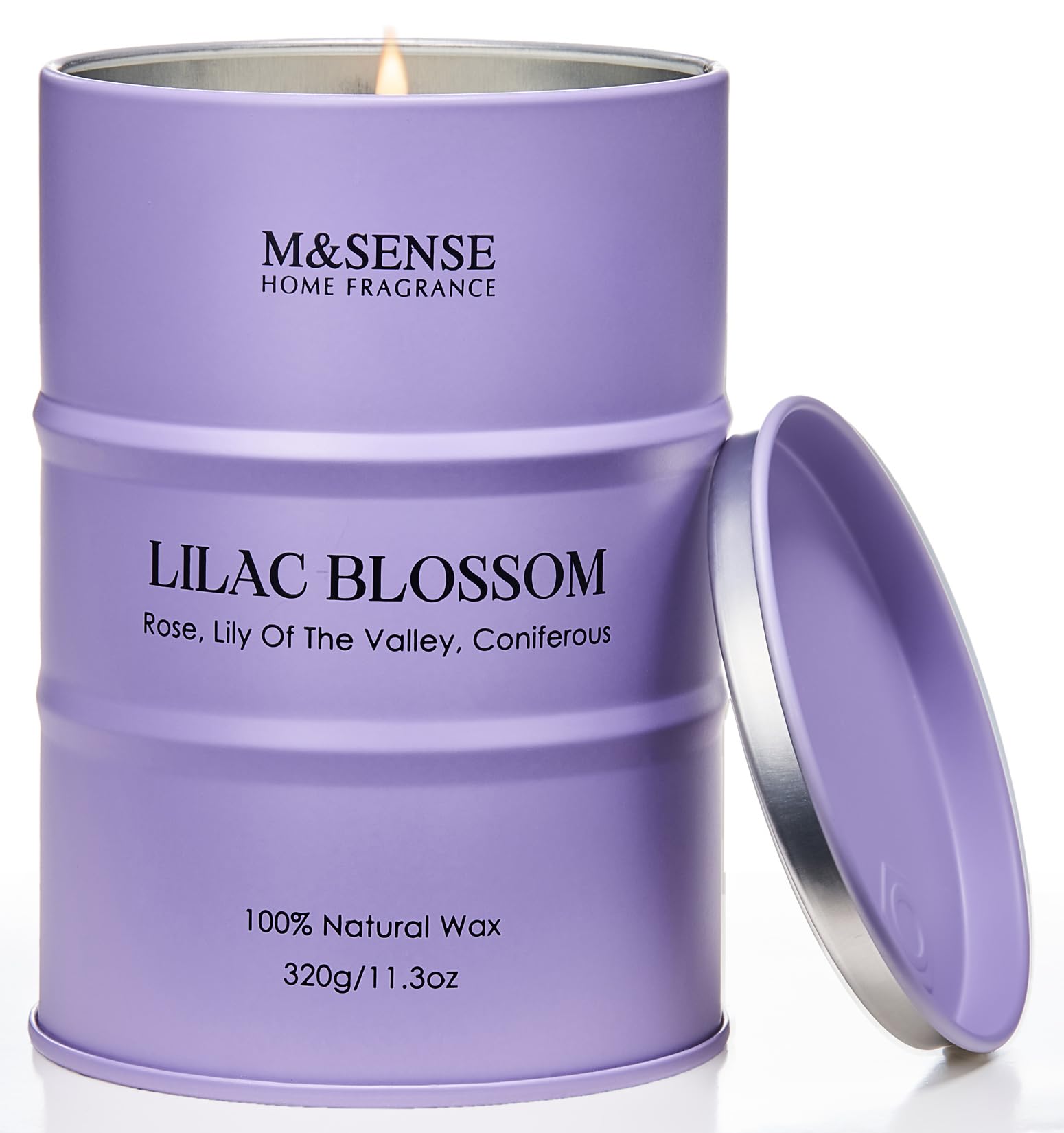 Bougie M&SENSE Lilas en fleur dans un emballage cadeau élégant.