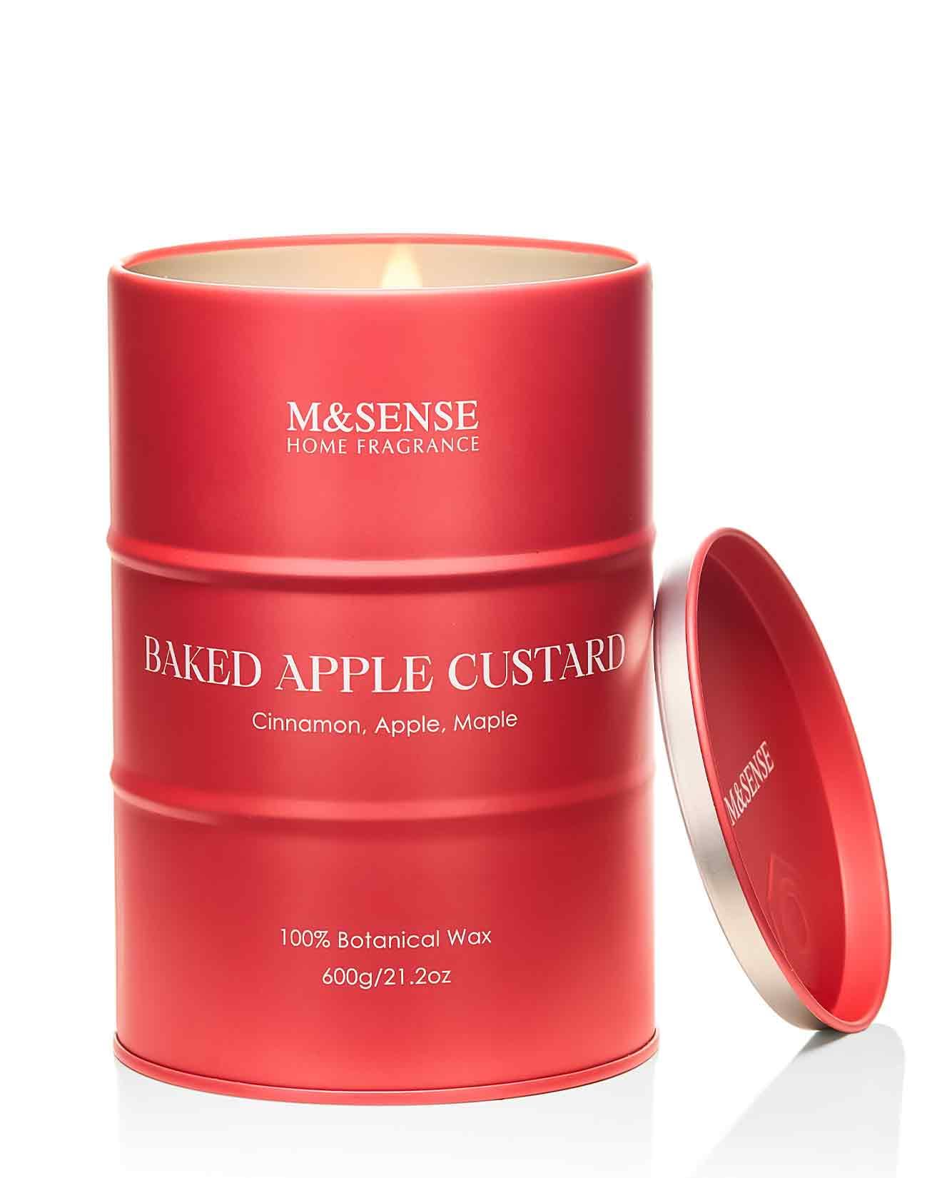 Bougie M&SENSE pomme cuite dans une boîte cadeau pour offrir facilement.