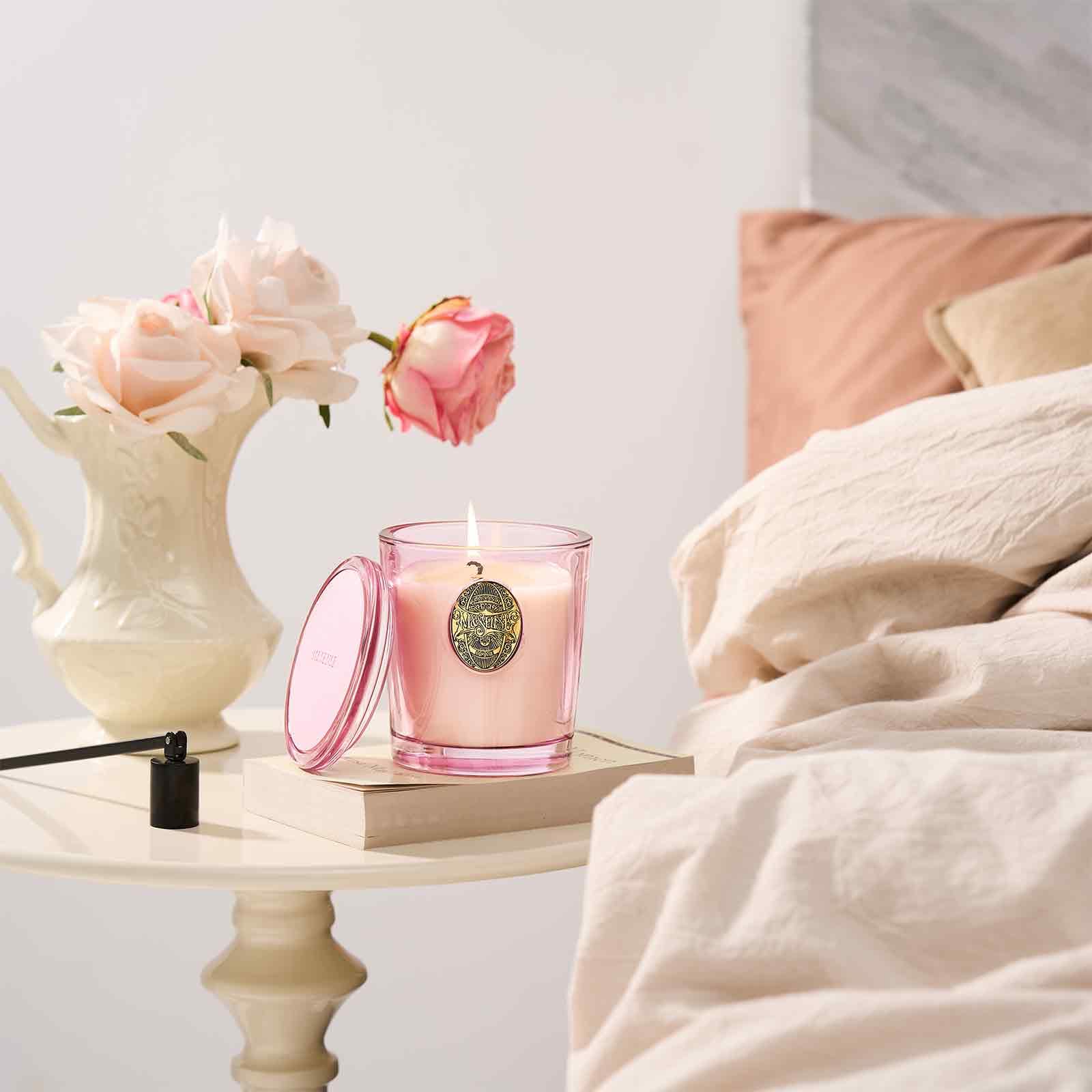 Ambiance zen avec M&SENSE, bougie d'aromathérapie légère pour yoga.