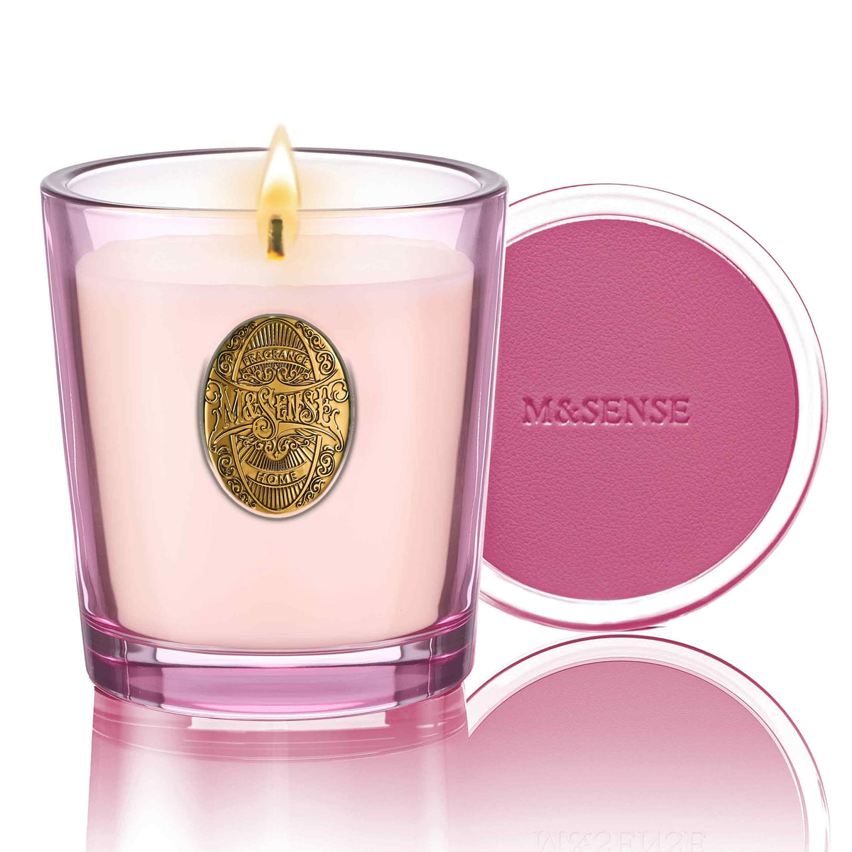 Bougie M&SENSE en cire de soja, eau salée et rose pâle, parfum durable.