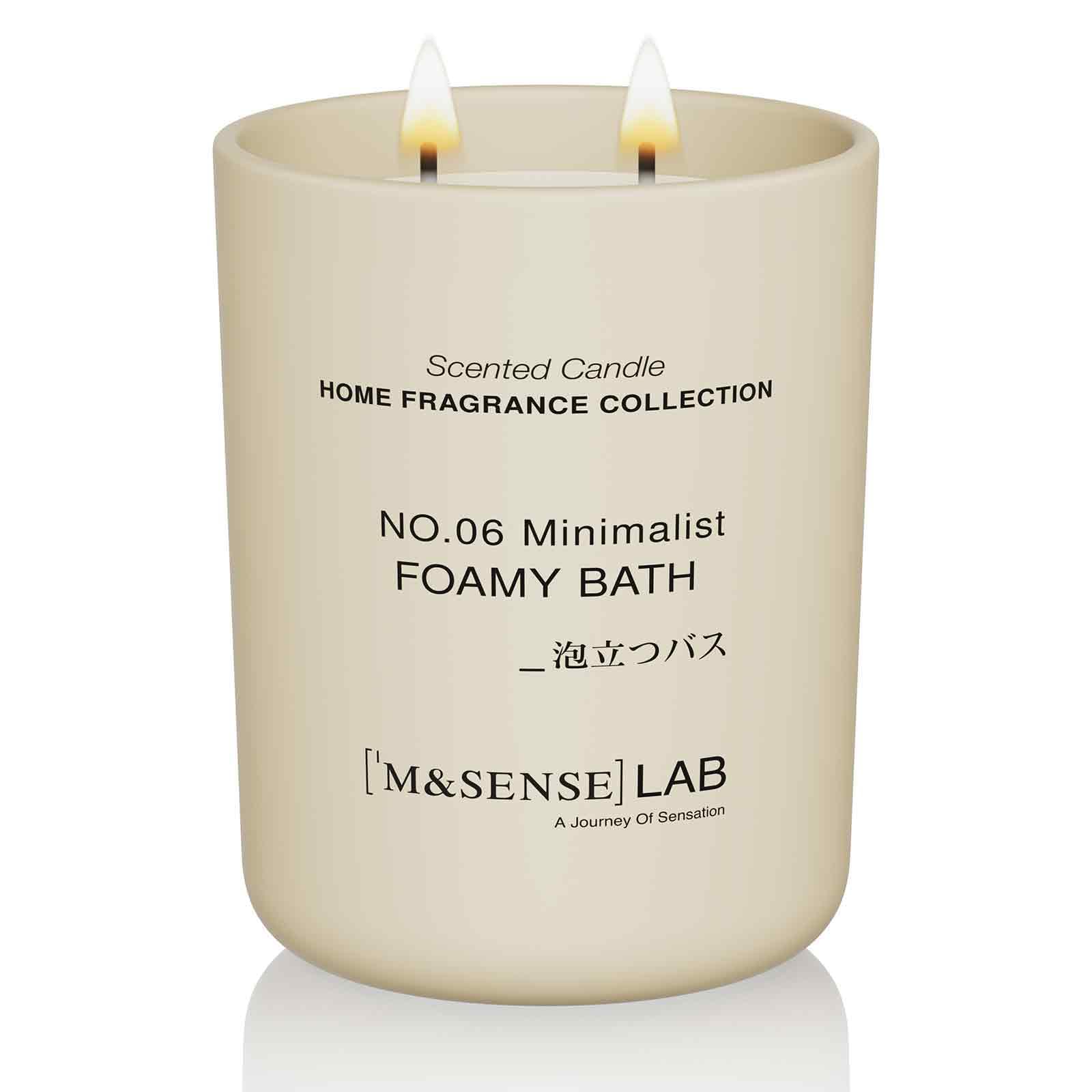Bougie MSENSE au soja grande dans un pot verre minimaliste, ambiance chaleureuse.