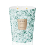 Bougie M&SENSE XL 35oz BambouFlux sur marbre, ambiance élégante et relaxante.