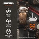 Verre rempli MTN OPS Ignite avec boisson citron rose, énergie prête à booster l'entraînement