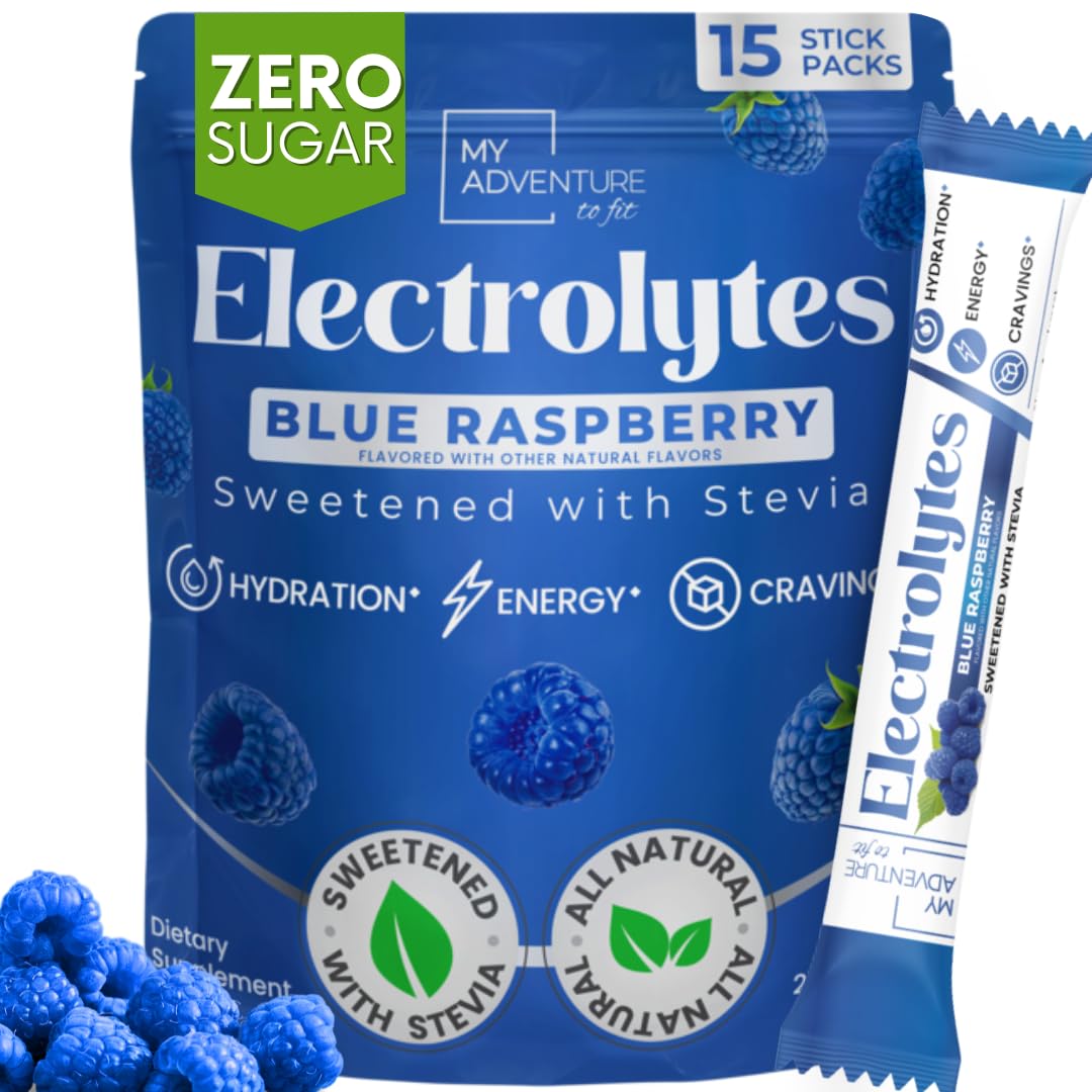 My Adventure to Fit électrolytes poudre bleu framboise dans une bouteille prête à l'hydratation.
