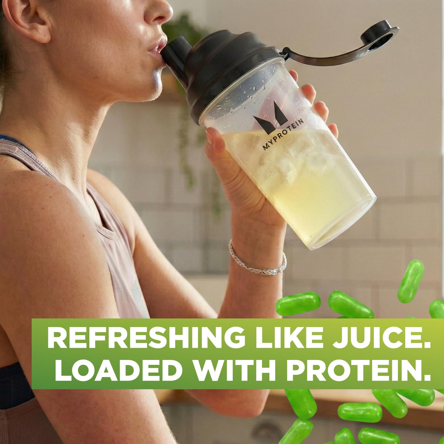 Myprotein Clear Whey Isolate bouteille transparente, boisson légère et protéinée après l'entraînement.