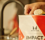 Myprotein Creatine Monohydrate, poudre à dissoudre, mélange homogène pour l'entraînement.