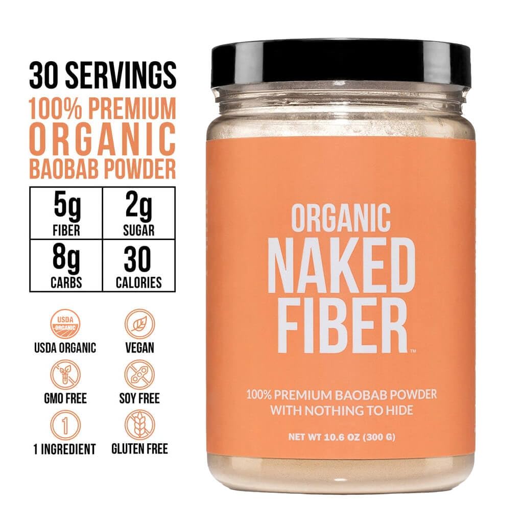 Mélange Naked Fiber avec eau citronnée pour boisson rafraîchissante.