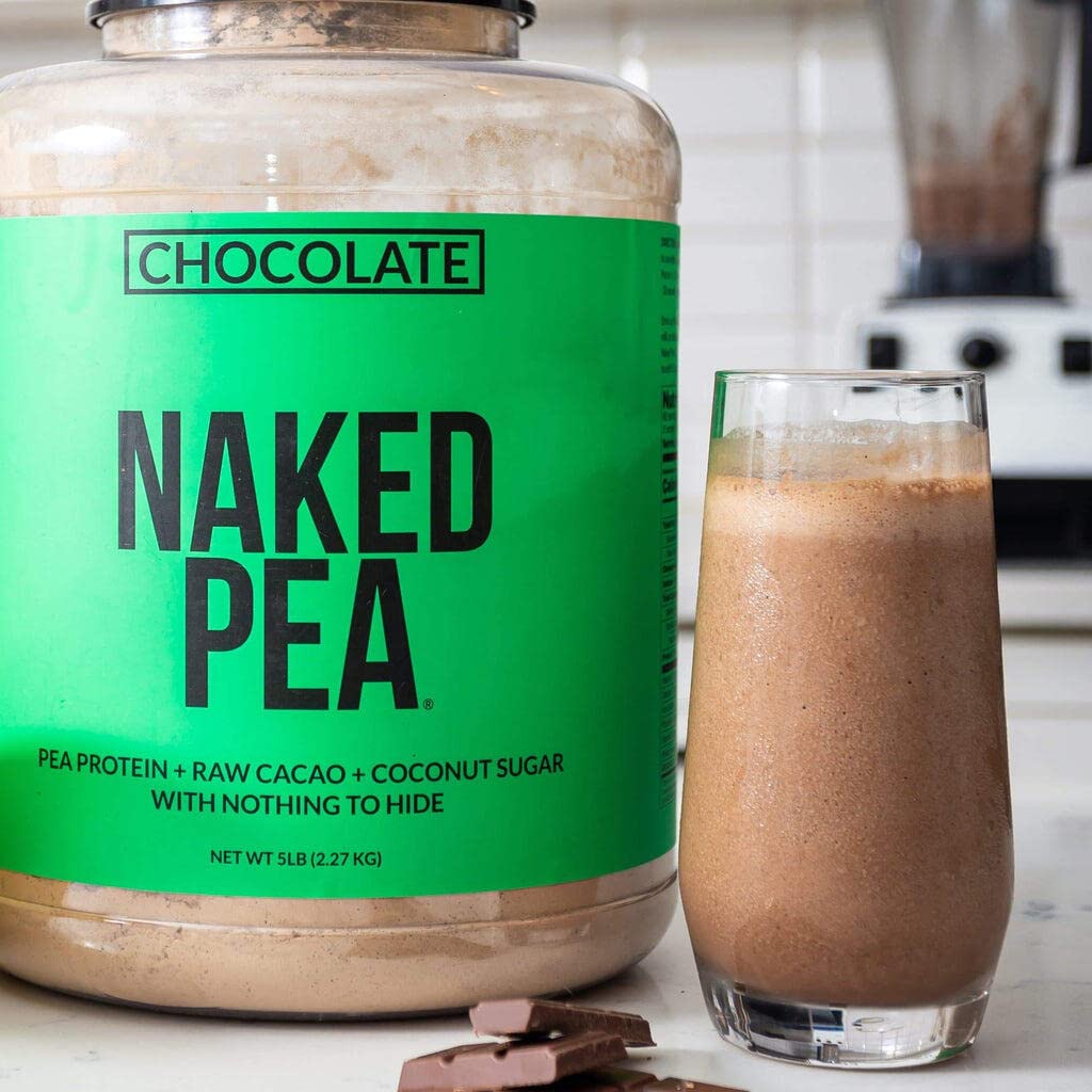 Mélange facile dans un smoothie post-entraînement avec Naked Protéine de Pois Chocolat.