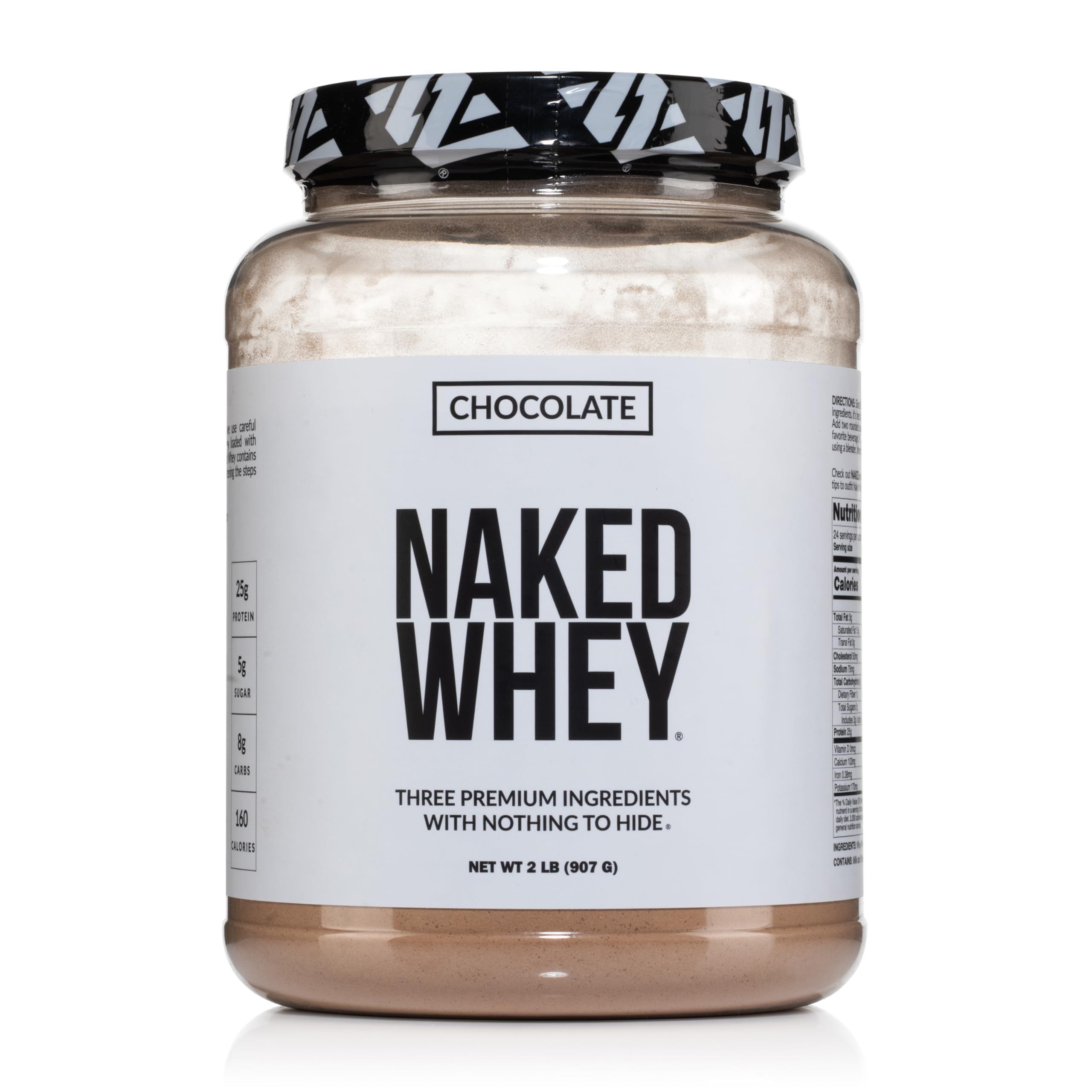 NAKED protéine de lactosérum chocolat dans son emballage clair, prête à mélanger après l'entraînement.