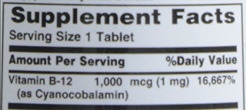 Nature's Bounty B12 1000 mcg – prise avec un verre d’eau pour faciliter l’ingestion.