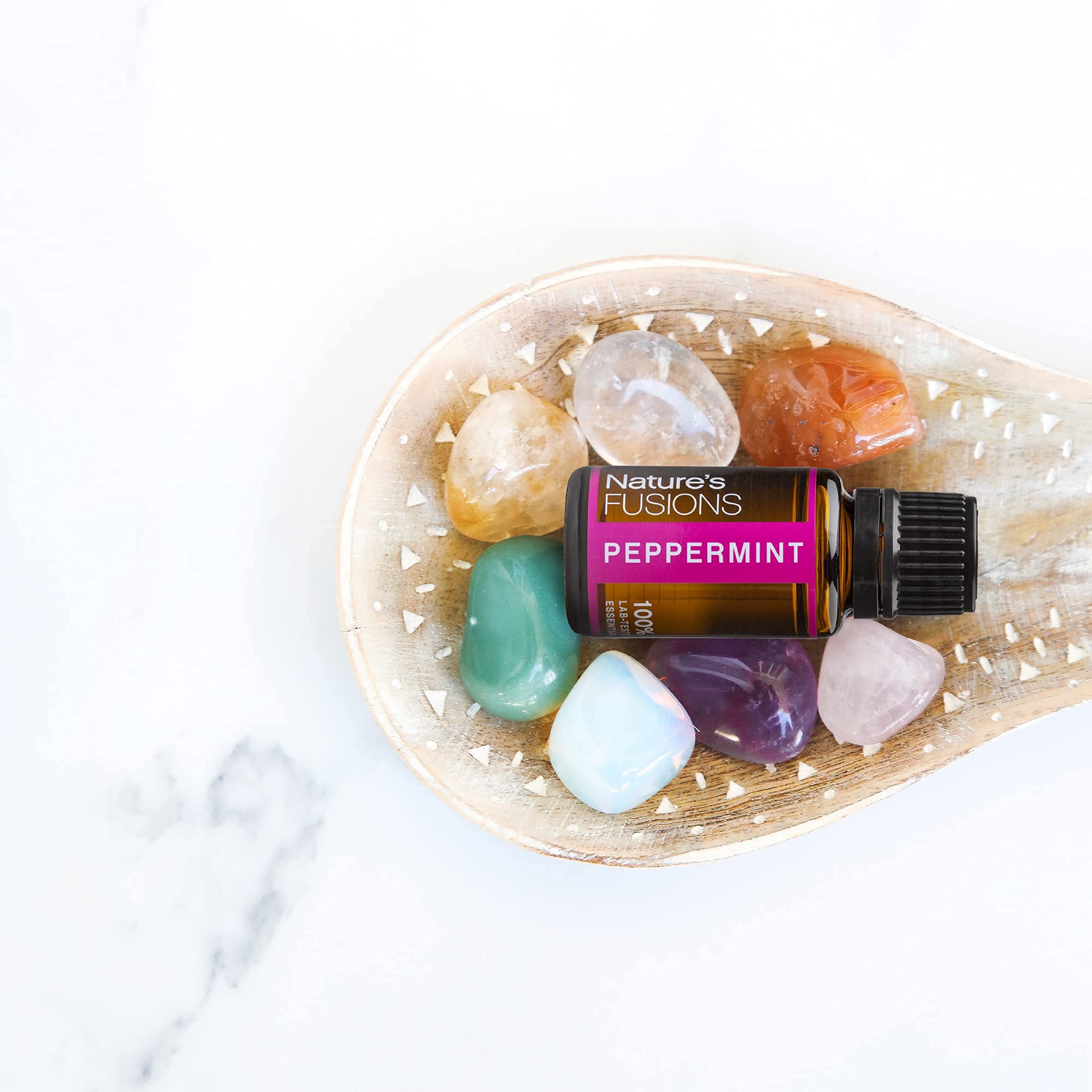 Nettoyage maison avec Nature's Fusions Menthe Poivrée et parfum frais.