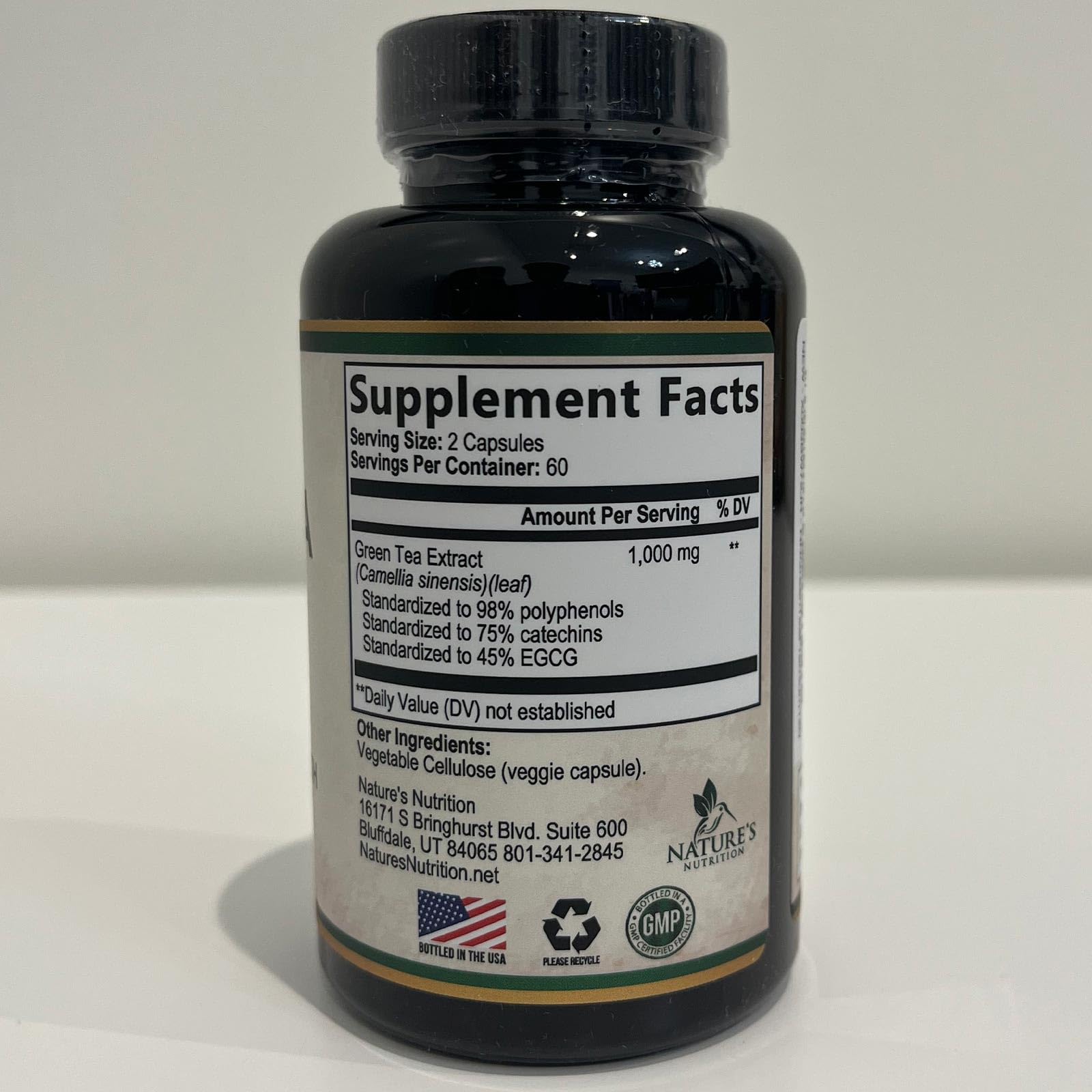 Nature's Nutrition : vue profil de la bouteille, idéal pour le rituel matin.