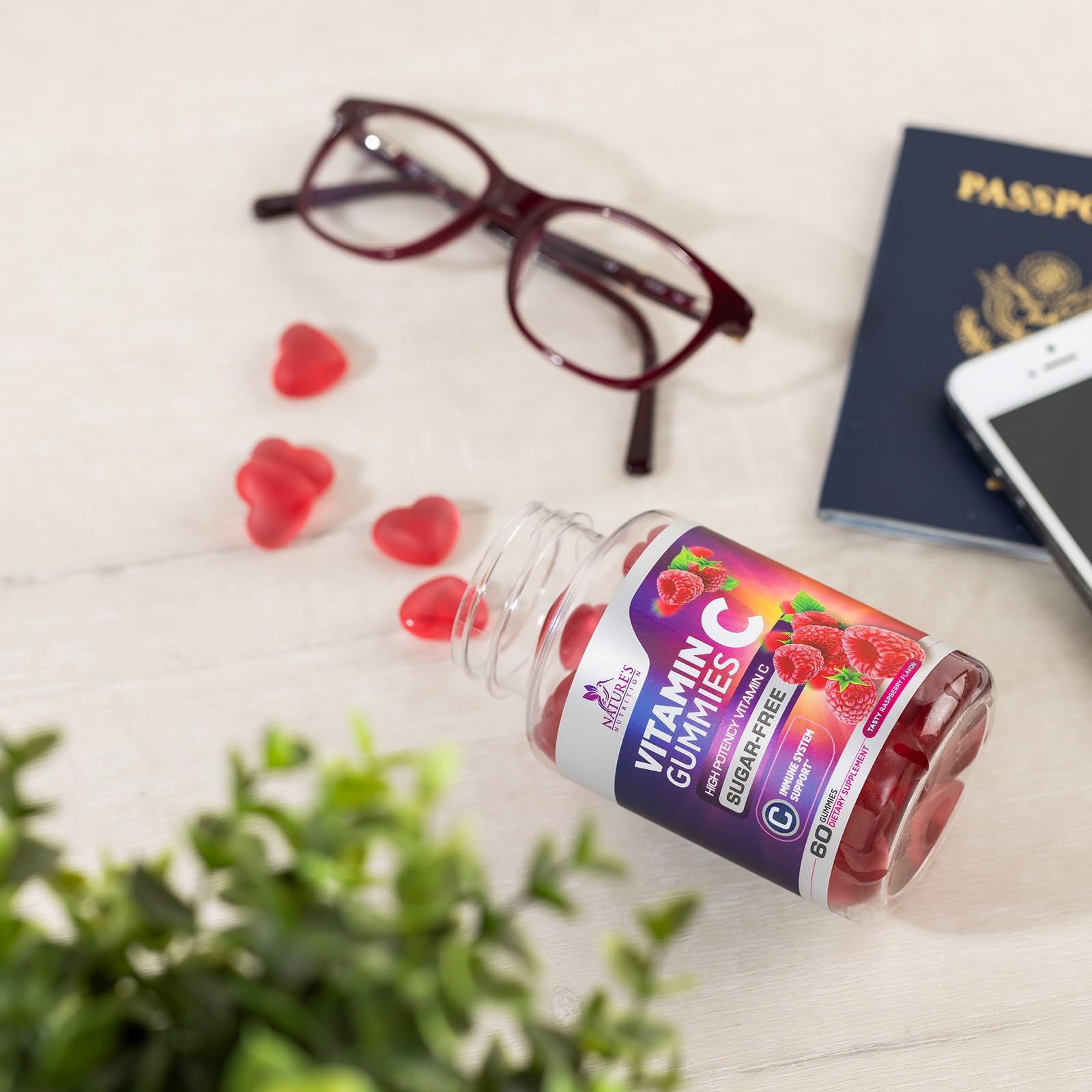 Adultes et enfants apprécient les gummies framboise Nature's Nutrition