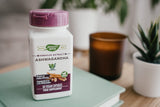 Ambiance douce Nature's Way Ashwagandha pour un moment de soin quotidien