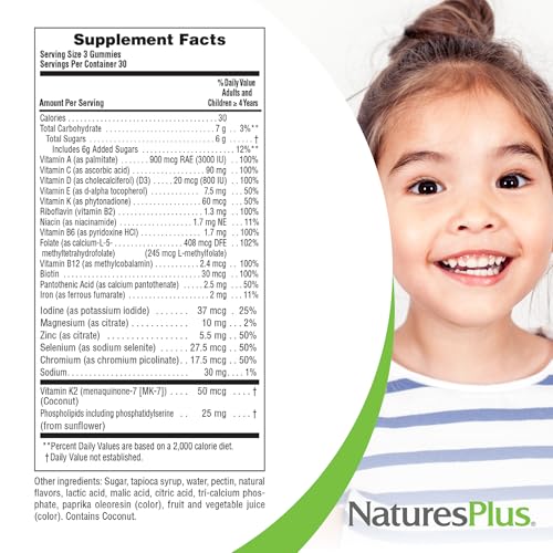 Ingrédients incluant brocoli et épinards pour des nutriments issus d’aliments entiers.