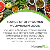 NaturesPlus Source of Life Women Liquide - versement dans un verre, fraîcheur et simplicité.