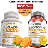Verre d’eau avec Natuspur Vitamine C liposomale 2000 mg, verre d’eau, pour une prise simple.