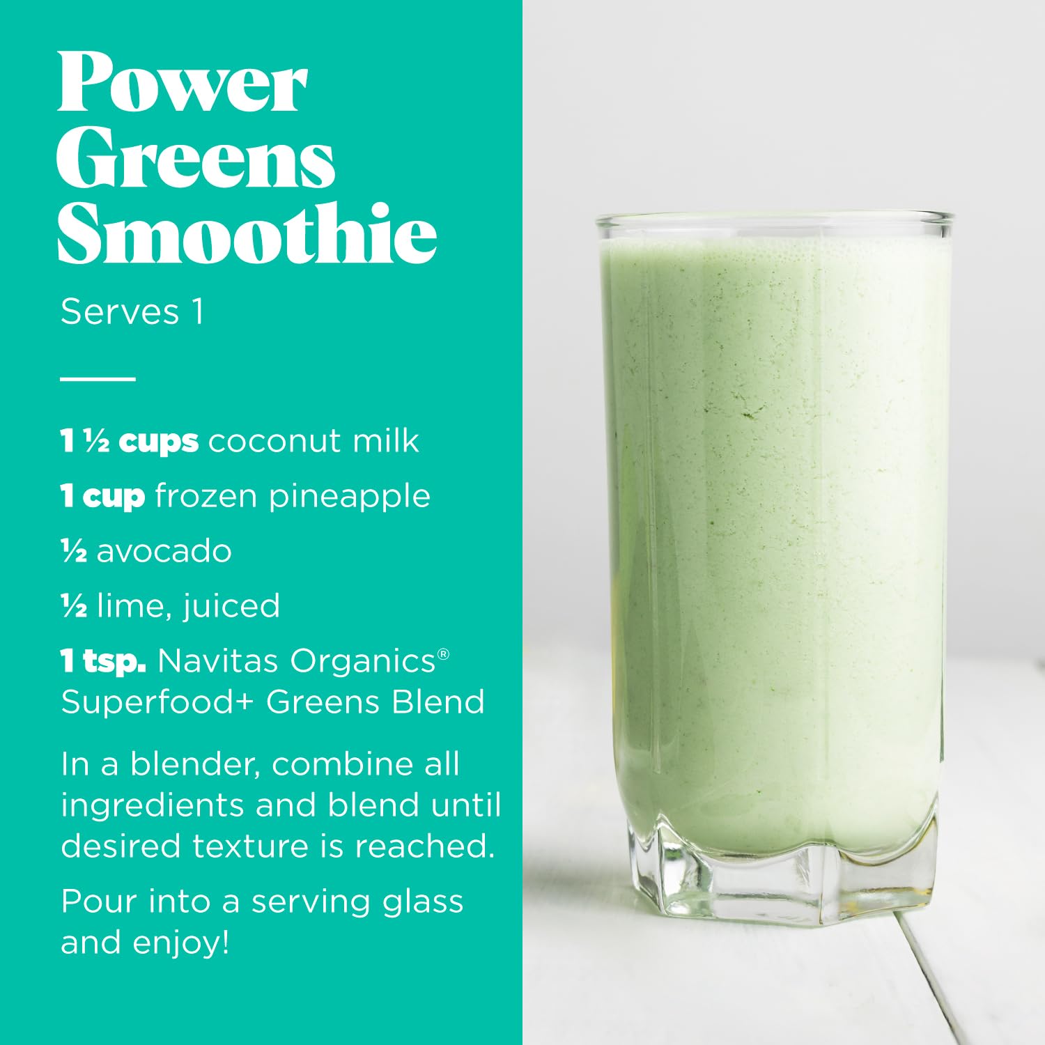 Verre Navitas Organics Superfood+ Greens, boisson verte après l’entraînement, rafraîchissante et nutritive.