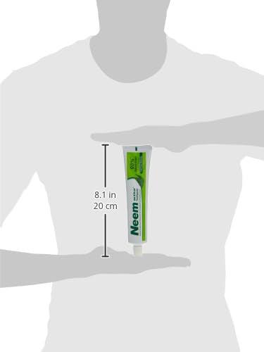 Neem Active dentifrice application mousse, démontrant une routine agréable et efficace.