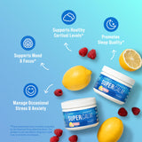 Verre avec boisson Nello Supercalm fruitée prête à déguster et favoriser la relaxation.