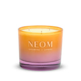 NEOM Cosy Nights sur table, décoration hivernale et ambiance chaleureuse.