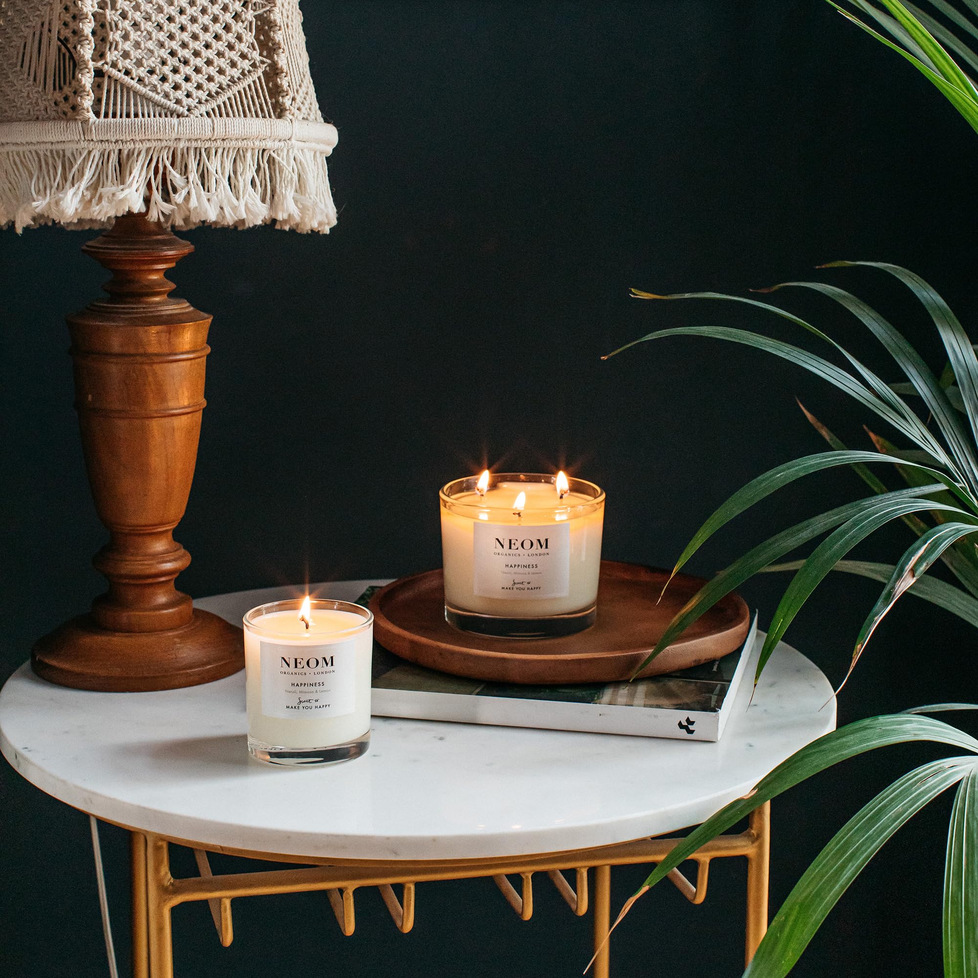 Neom Happiness cire vegetale — composition naturelle et respectueuse.