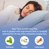 Application du spray New Miuz sur oreiller pour favoriser le calme avant le sommeil.