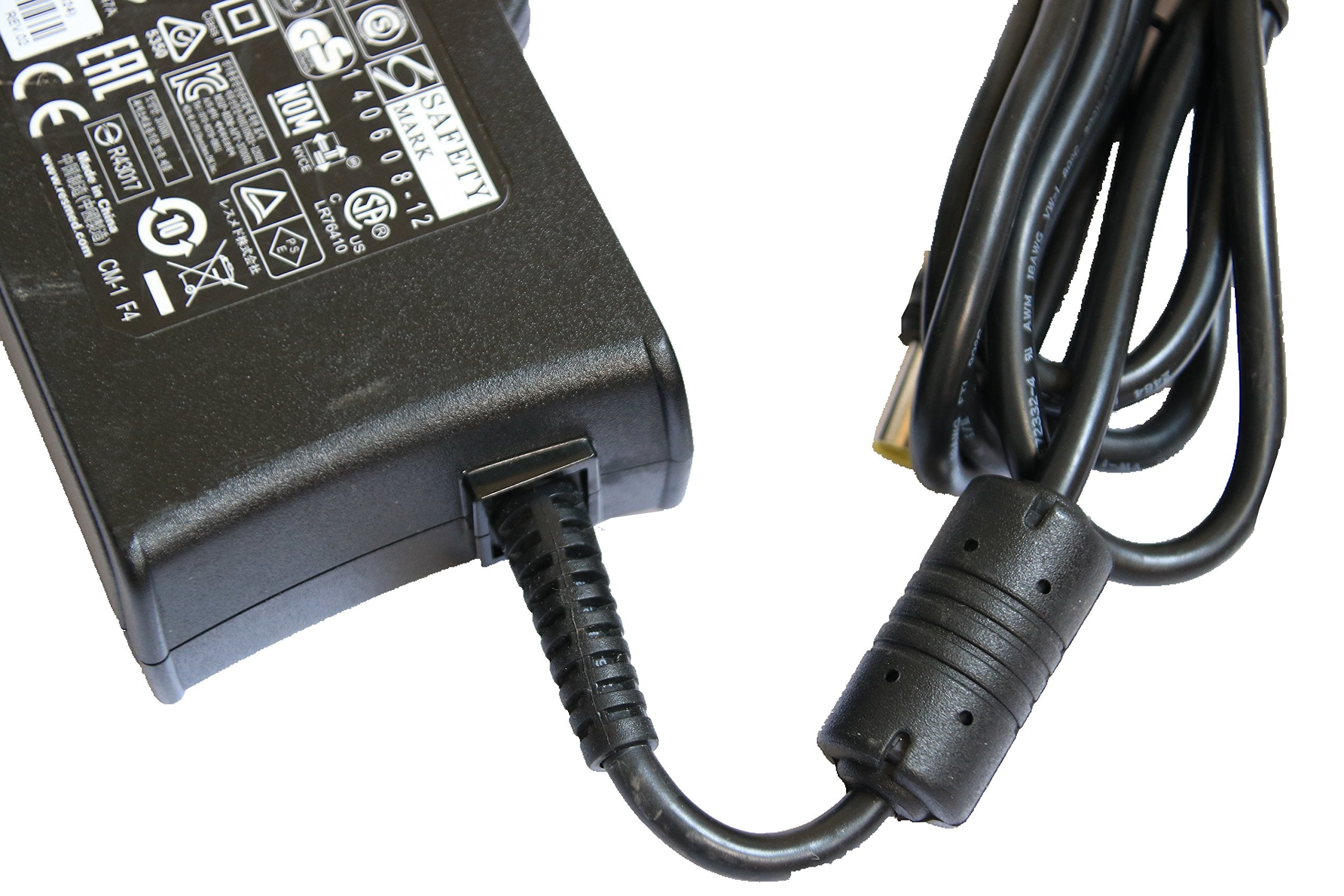 Emballage Nicer-S avec adaptateur ResMed S10 et câble inclus.